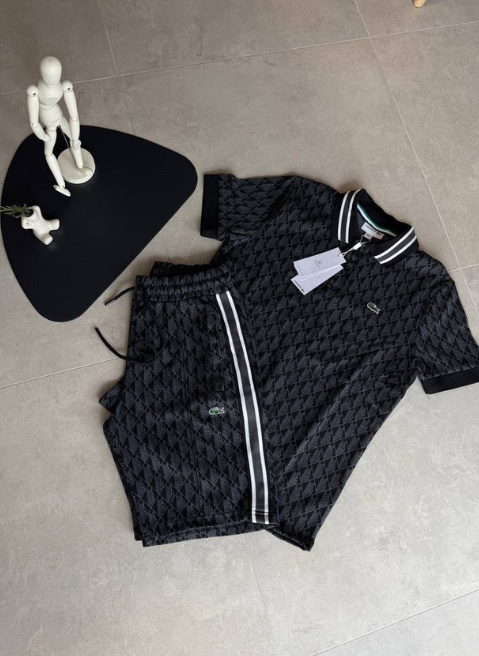 Modne i uniwersalne, codzienne szorty z krótkim rękawem