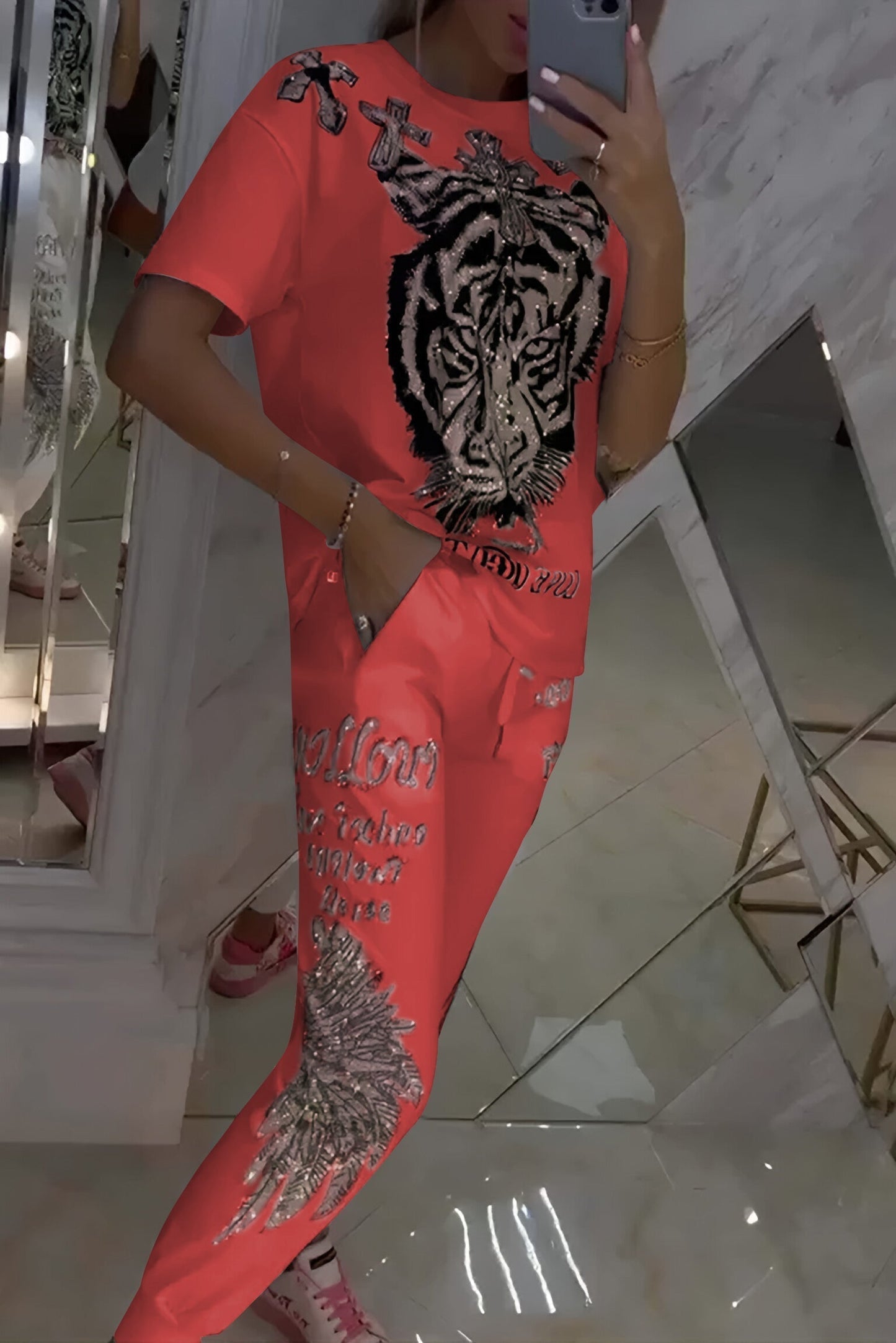 Dwuczęściowy komplet damski, top i spodnie w nowoczesnym wzorze diamentowym