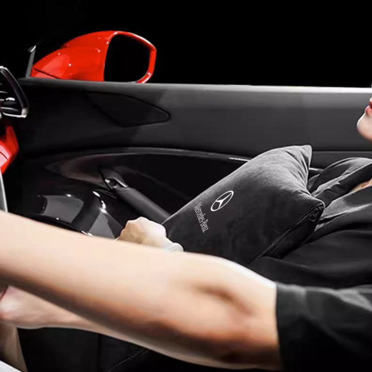 Wielofunkcyjne poduszki i kołdry - ciepły towarzysz w domu i w podróży