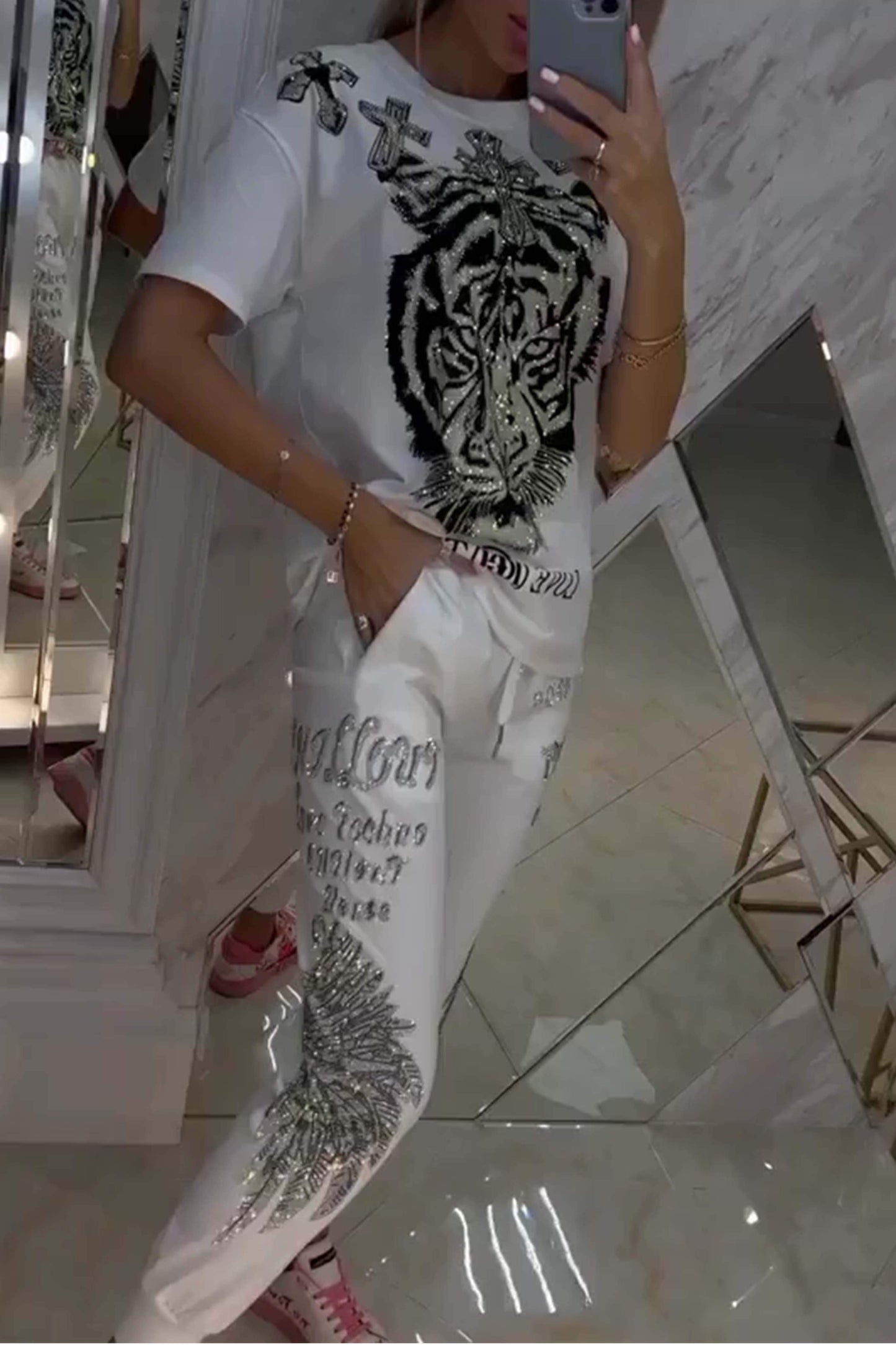 Dwuczęściowy komplet damski, top i spodnie w nowoczesnym wzorze diamentowym