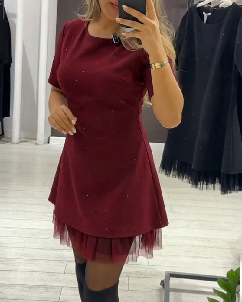 Elegancka, mieniąca się, siateczkowa sukienka patchworkowa