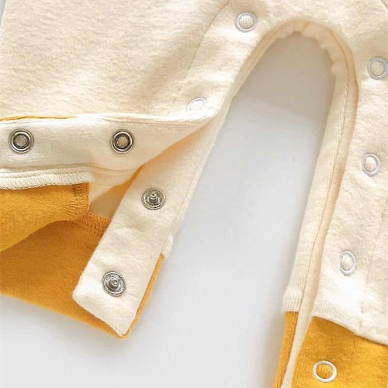 Metalowe guziki z zestawem narzędzi do mocowania