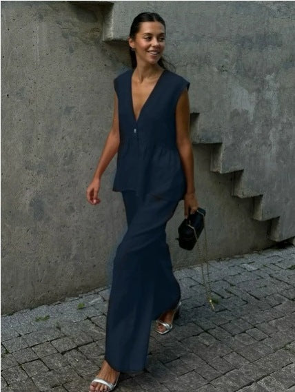 Dwuczęściowy komplet damski z bawełny w jednolitym kolorze, dekoltem w serek, bez rękawów, bluzką i spodniami