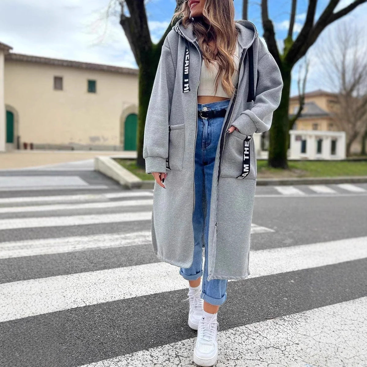 ⌛Oferta ograniczona czasowo🧥Nowość w tym sezonie - Długa bluza z kapturem zapinana na zamek i kieszeniami - Uniwersalna, ciepła i wygodna