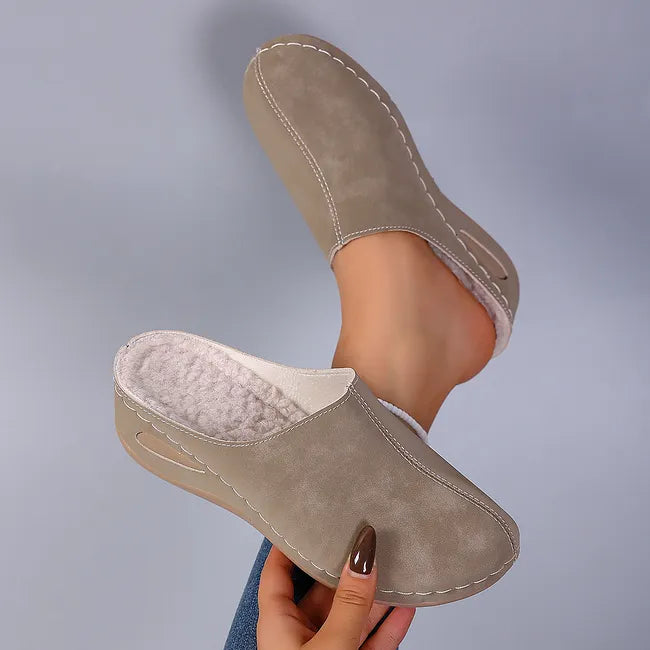Women's Comfort Winter Shoes – Warm Plush Interior with Non-Slip Supportive Sole