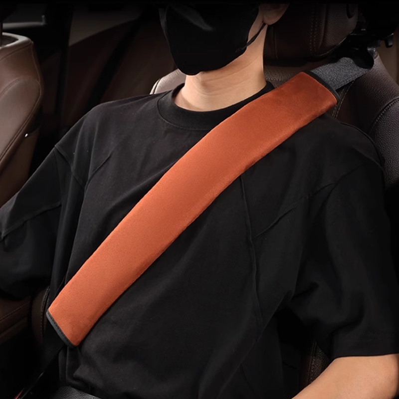 Nakładka na pas bezpieczeństwa SilkLeather – ochrona szyi i możliwość umieszczenia logo