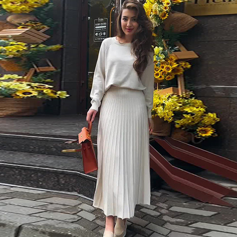 Damski top z okrągłym dekoltem i plisowana spódnica  2-częściowy zestaw