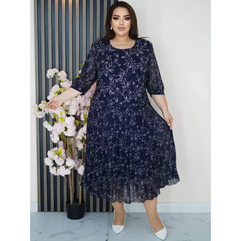 Długa sukienka z nadrukiem i okrągłym dekoltem i rękawami 3/4