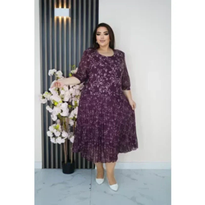 Długa sukienka z nadrukiem i okrągłym dekoltem i rękawami 3/4