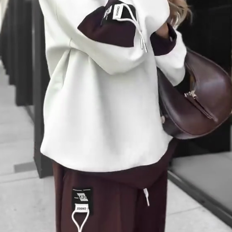 🍂 Zestaw z długim rękawem w kolorowych blokach i spodniami dresowymi