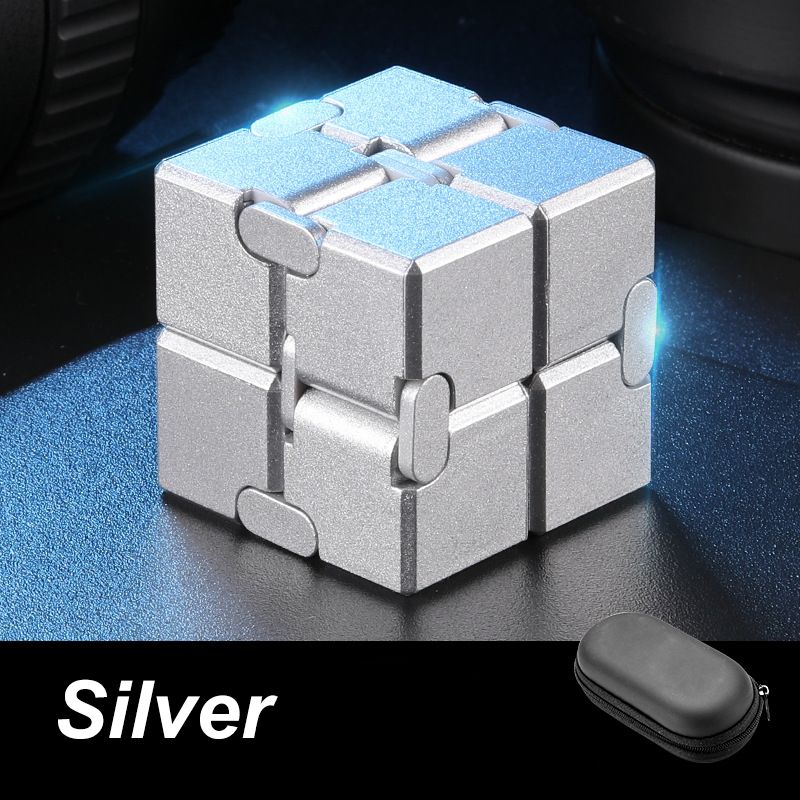 Infinite Cube – Uwolnij nieograniczoną zabawę!